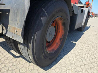 2013-terberg-yt182-1406511-45008912