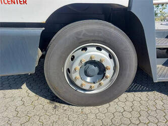 2009-terberg-yt182-1406513-45008939