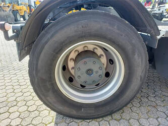 2009-terberg-yt182-1406513-45008940