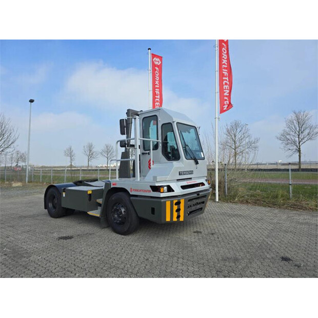 2024 Terberg YT220-45009001