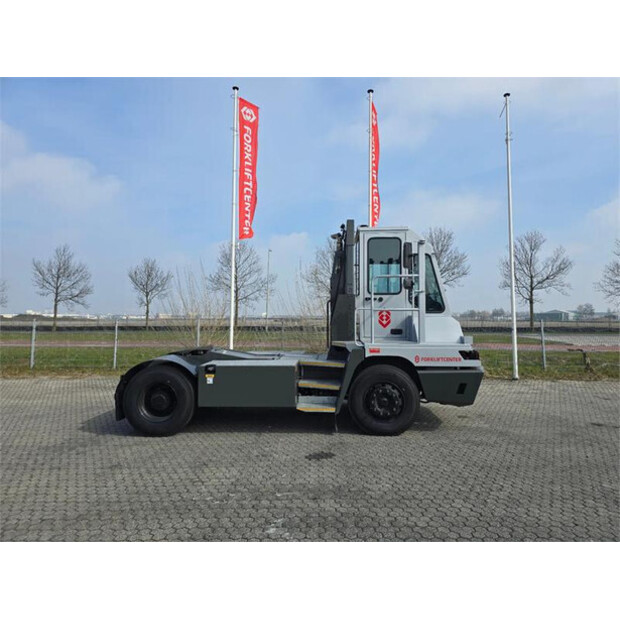 2024 Terberg YT220-45009003