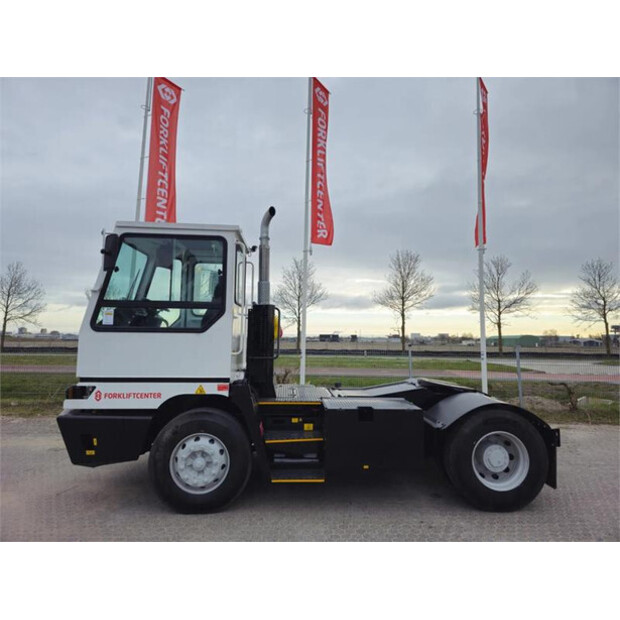 2026 Terberg YT220-45009017