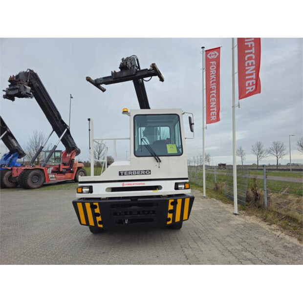 2026 Terberg YT220-45009020