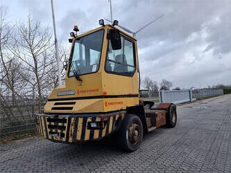 Image de TRACTEUR DE REMORQUAGE 2002 Terberg YT220