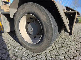 2013-terberg-yt222-1406525-45009135