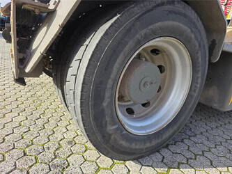 2013-terberg-yt222-1406525-45009136