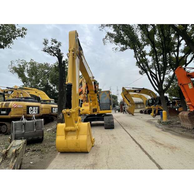 2021 Komatsu PC220-8-45009638