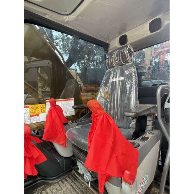 2021 Komatsu PC220-8-45009640