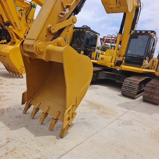 2024 كاتربيلر 323D-45009716