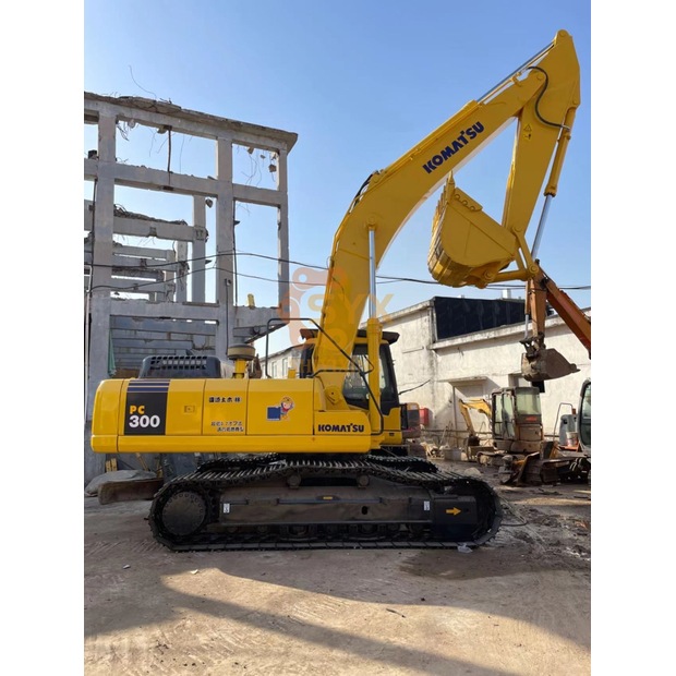 2023 Komatsu PC300-45009910