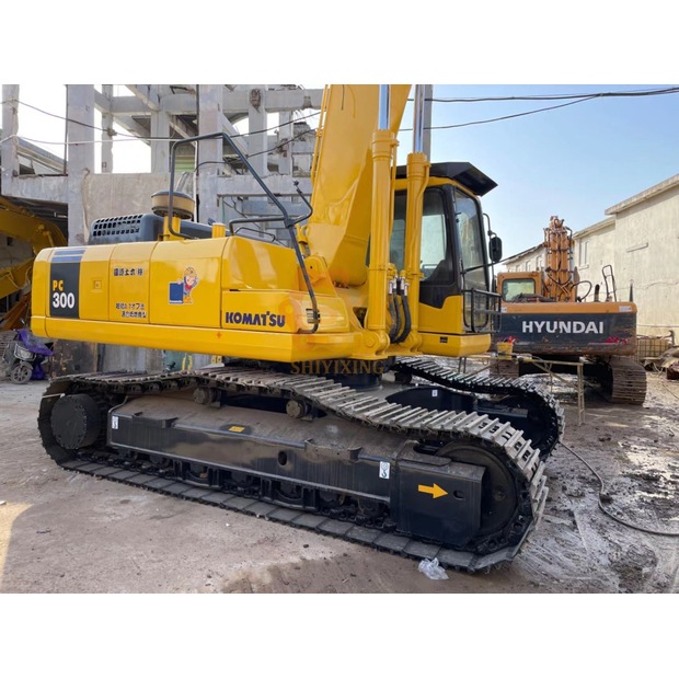 2023 Komatsu PC300-45009911