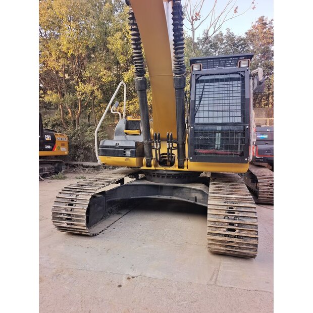 2024 Caterpillar 330D2L-45010179