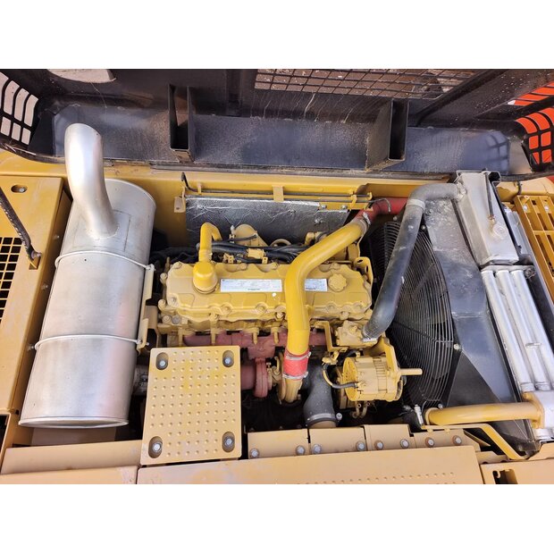 2024 Caterpillar 330D2L-45010192