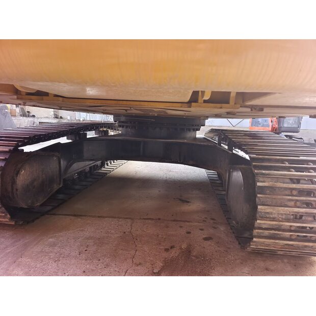 2024 Caterpillar 330D2L-45010193