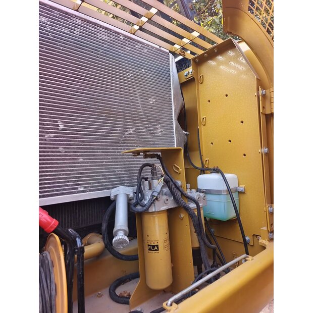 2024 Caterpillar 330D2L-45010203