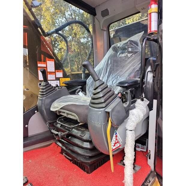 2024 Caterpillar 330D2L-45010209