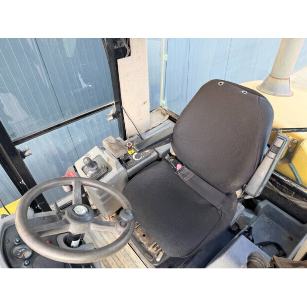 2011 كاتربيلر CP76-45010277