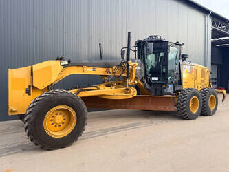 صورة ل كريدرات 2017 كاتربيلر 140M3 للبيع في غانا