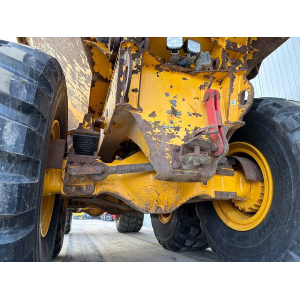 2015 فولفو A25G-45013413