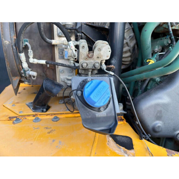 2015 فولفو A25G-45013427