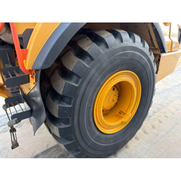 2015 فولفو A25G-45013439