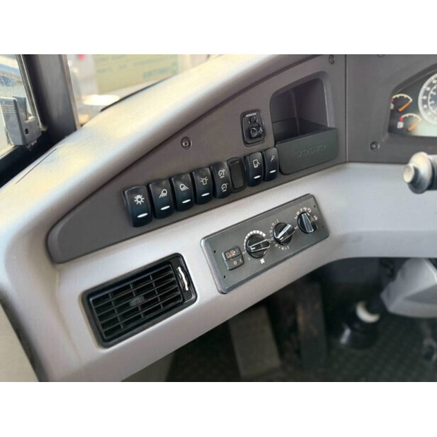 2015 فولفو A25G-45013450