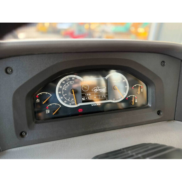 2015 فولفو A25G-45013452