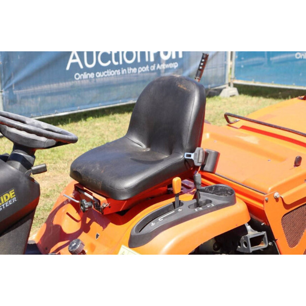 2009 كوبوتا GR2120-45014175