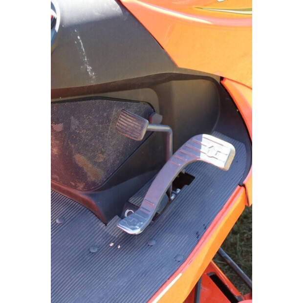 2009 كوبوتا GR2120-45014177