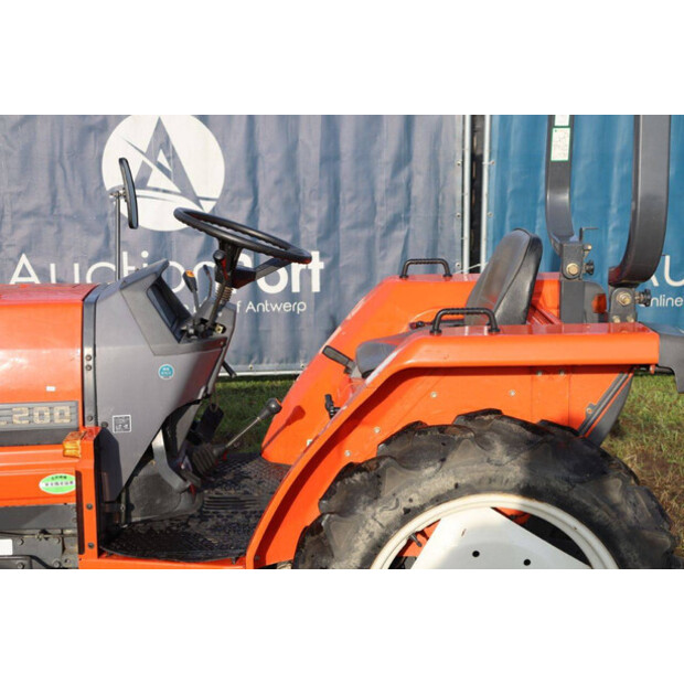 KUBOTA Grandel GL200-45014512