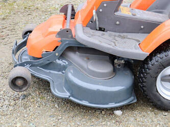 2018-husqvarna-r215th-45015172