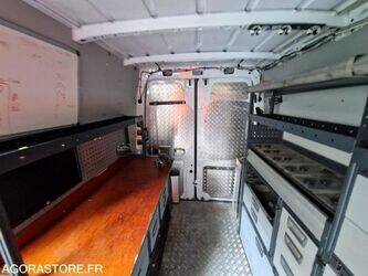 2017-mercedes-benz-sprinter-1407048-45030822