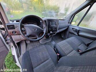 2017-mercedes-benz-sprinter-1407048-45030842