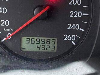 2003-volkswagen-golf-1407057-45030905