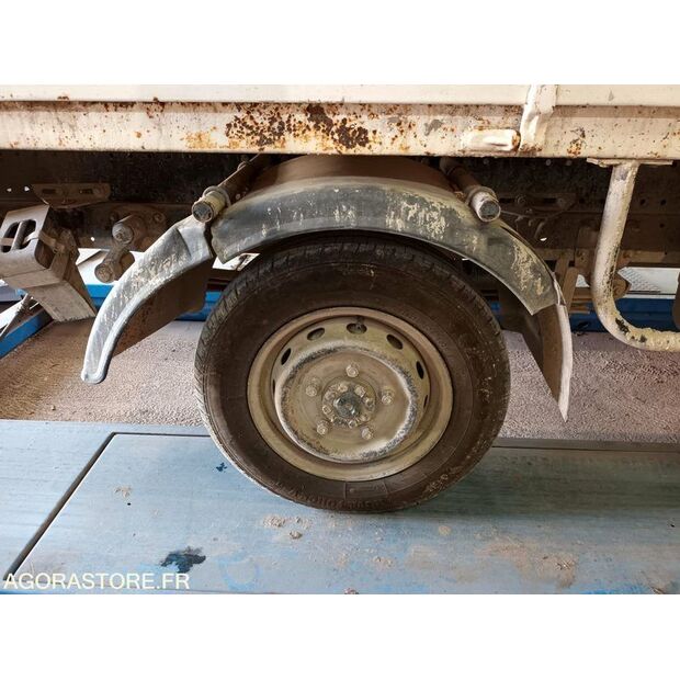 2004 NISSAN Cabstar-45030928