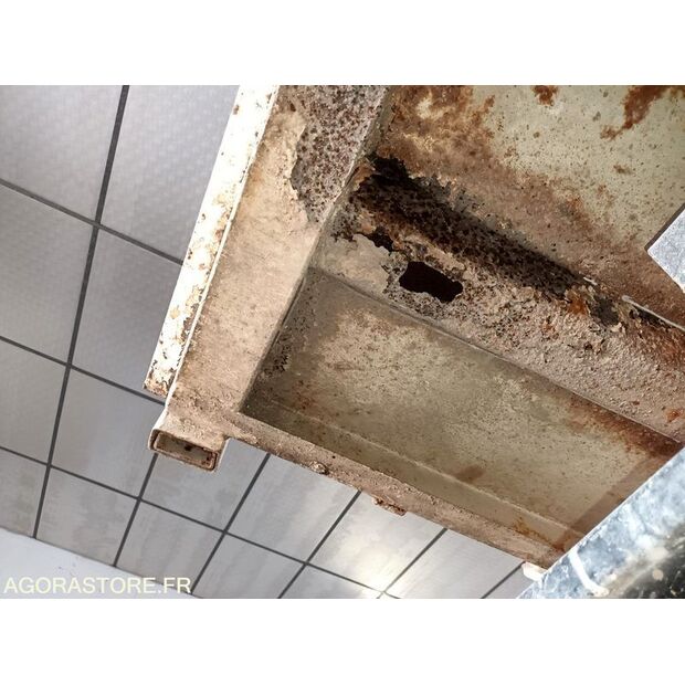 2004 NISSAN Cabstar-45030937