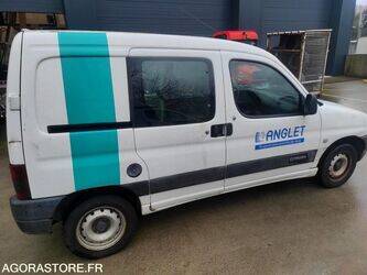 2002-citroen-berlingo-1407072-45031020