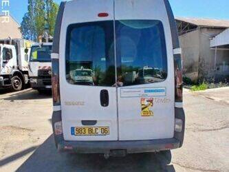 2005-renault-trafic-1407106-45031340