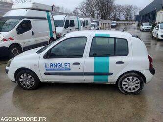 2003-renault-clio-1407116-45031461