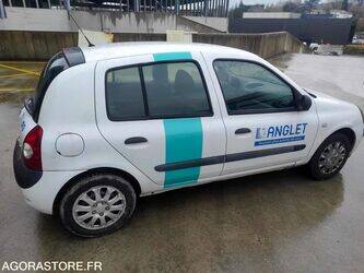 2003-renault-clio-1407116-45031462