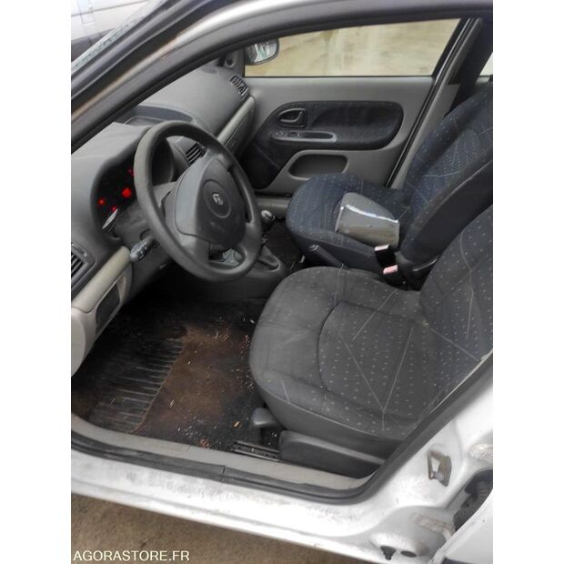 2003 Renault Clio-45031463