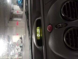 2002-renault-megane-1407117-45031468