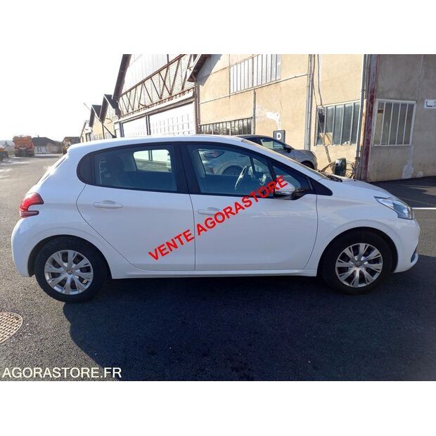 2018 Peugeot 208-45031481