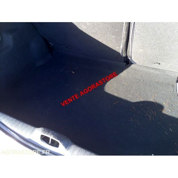 2018 Peugeot 208-45031488