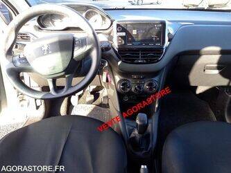 2018-peugeot-208-1407119-45031492