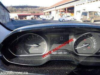 2018-peugeot-208-1407119-45031496