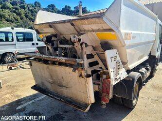 2009-nissan-cabstar-1407125-45031560