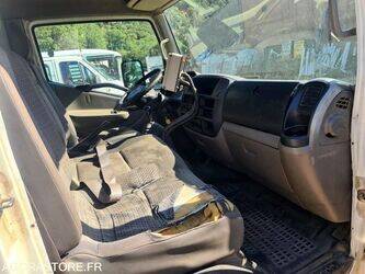 2009-nissan-cabstar-1407125-45031561