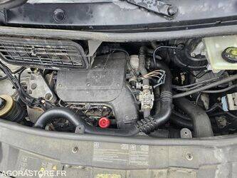 2006-renault-trafic-1407134-45031627