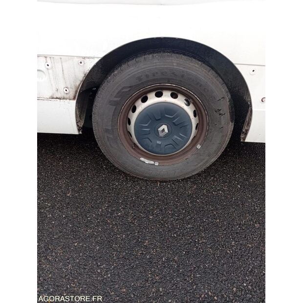 2019 رينو Master-45031709